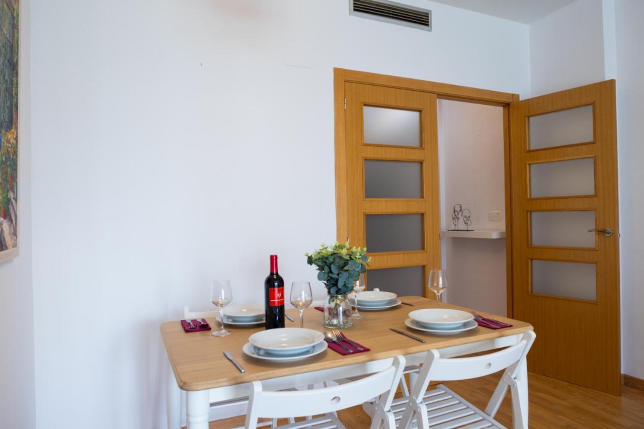 ולנסיה Lovely 2 Bedroom Terrace Wifi Parking Ac Heating Attic מראה חיצוני תמונה