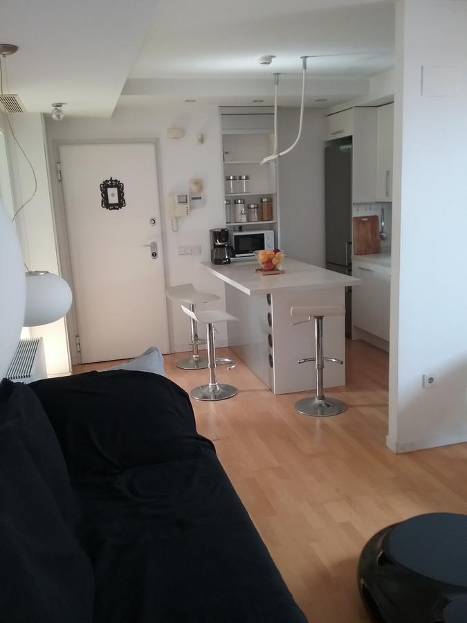 ולנסיה Lovely 2 Bedroom Terrace Wifi Parking Ac Heating Attic מראה חיצוני תמונה