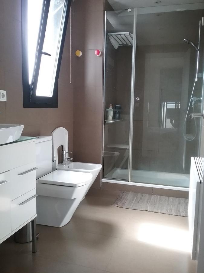 ולנסיה Lovely 2 Bedroom Terrace Wifi Parking Ac Heating Attic מראה חיצוני תמונה