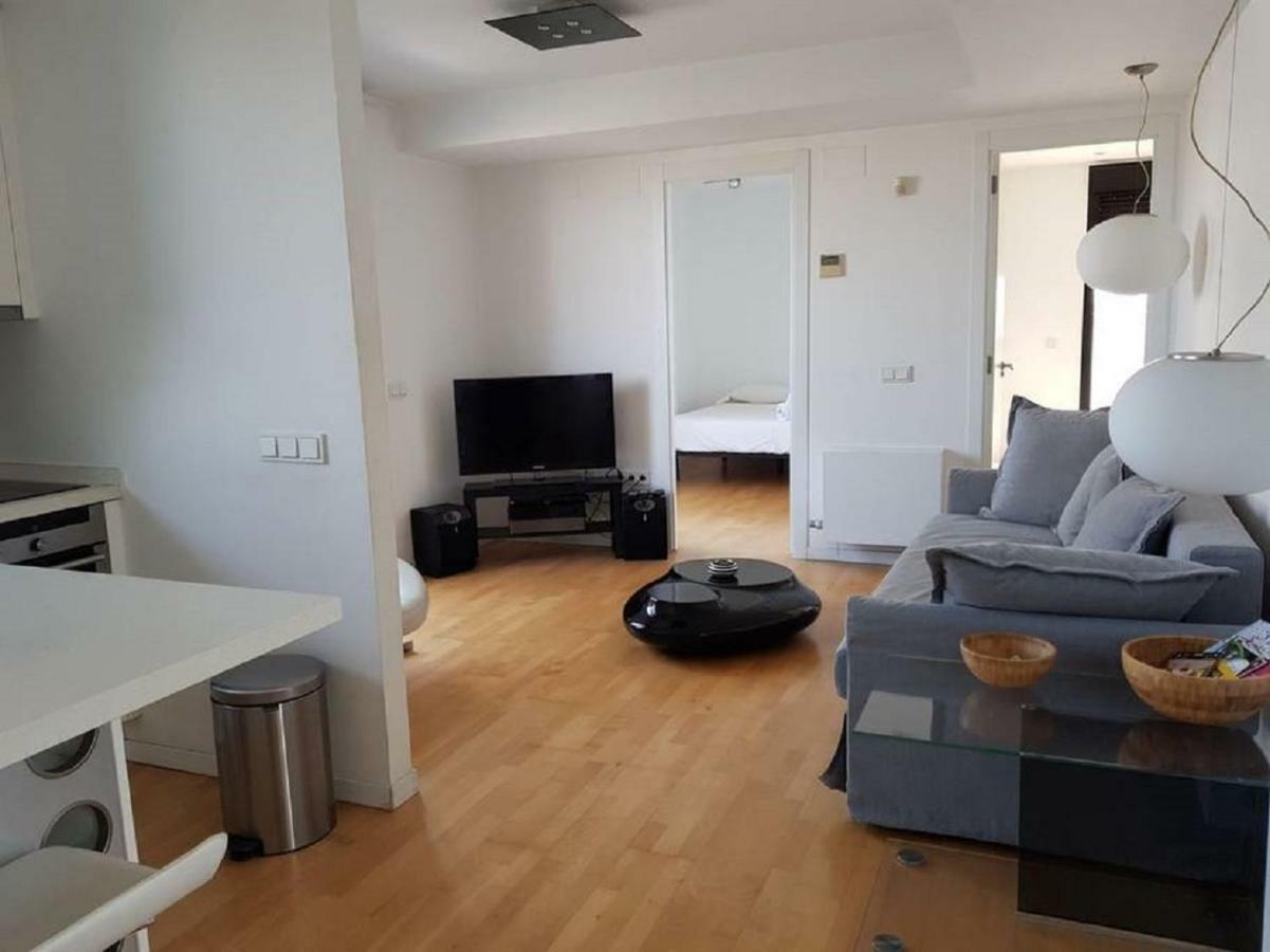 ולנסיה Lovely 2 Bedroom Terrace Wifi Parking Ac Heating Attic מראה חיצוני תמונה