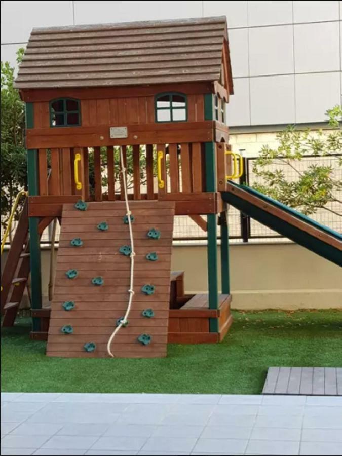 ולנסיה Lovely 2 Bedroom Terrace Wifi Parking Ac Heating Attic מראה חיצוני תמונה