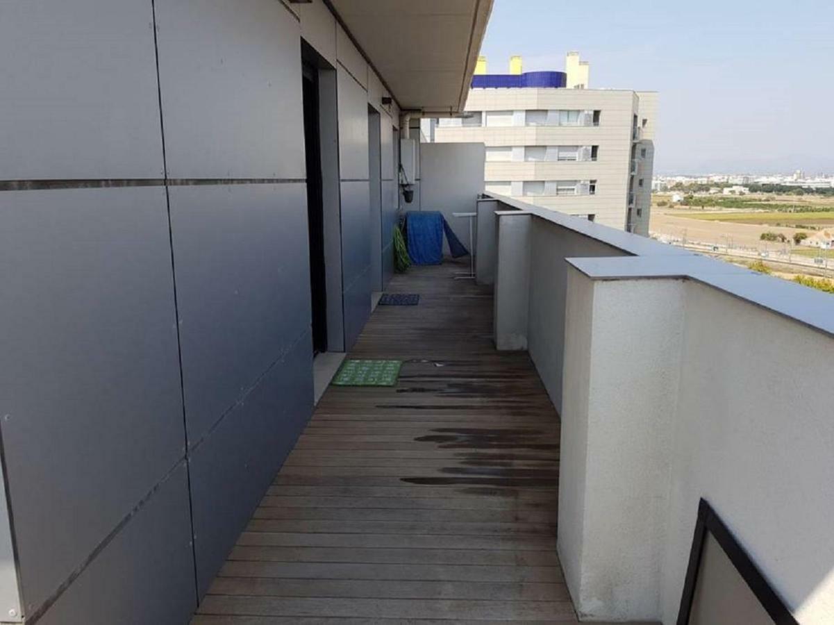 ולנסיה Lovely 2 Bedroom Terrace Wifi Parking Ac Heating Attic מראה חיצוני תמונה